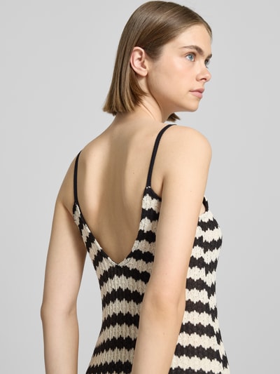 Only Sukienka z dzianiny o linii A na cienkich ramiączkach Czarny 3