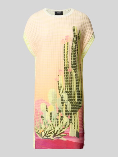 Produktfoto, Knielanges Kleid mit Strukturmuster und Rundhalsausschnitt von Marc Cain, Damen Kleid aus Baumwoll-Mix in Straight Fit, Kappärmel, Länge bis zum Knie, farbenfrohe Muster mit Rosa- und Grüntönen, angenehme Struktur und glatte Textur, Rückenlänge 89 cm, Brustweite 57 cm, Ärmellänge 22 cm.