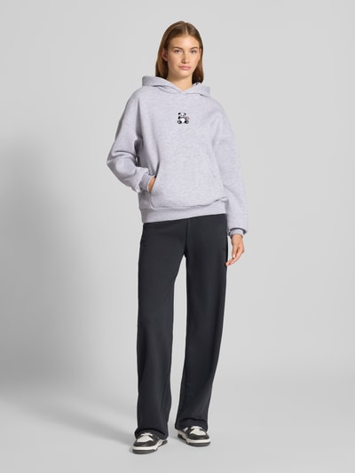Review Oversized Hoodie mit Motiv-Stitching Hellgrau Melange 1