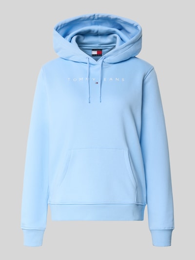 Produktfoto, Regular Fit Hoodie aus Baumwoll-Mix von Tommy Jeans, Optik: Unifarben, Label-Print, Kapuze mit Tunnelzug, Langarm, Ärmelabschluss und Rumpfabschluss gerippt, Sweat-Struktur