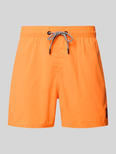 Produktfoto, orangefarbene Straight Fit Badeshorts mit Tunnelzug von FIRE + ICE, elastischer Bund, Eingrifftaschen, glatte Textur