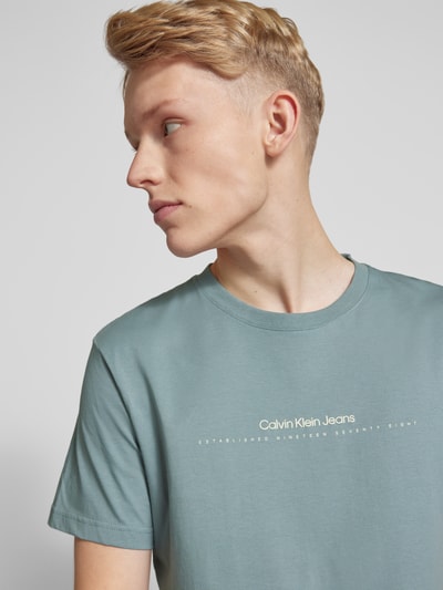 Calvin Klein Jeans T-Shirt mit Label-Print Rauchblau 3