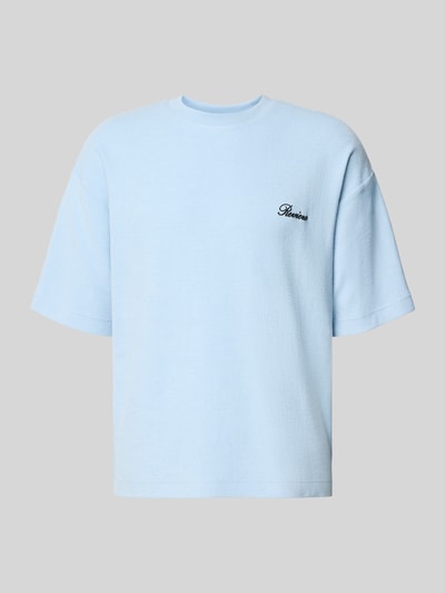 Produktfoto, hellblaues T-Shirt mit Rundhalsausschnitt und Label-Stitching von REVIEW im Baumwoll-Mix, Relaxed-Fit, Rückenlänge 64 cm, Herren T-Shirt, Größe M