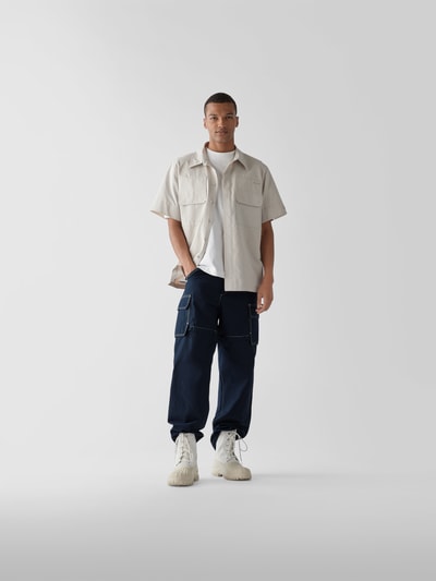Jacquemus Cargohose mit Kontraststreifen Marineblau 1