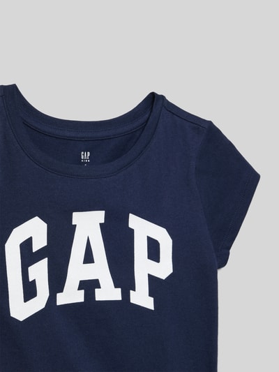 Produktfoto, Regular Fit T-Shirt mit Logo-Print von GAP, dunkelblau, aus reiner Baumwolle, mit weißem GAP-Schriftzug, Rundhalsausschnitt