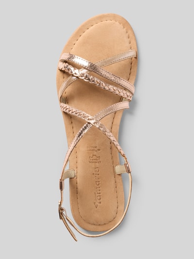 Produktfoto, Sandalen aus echtem Leder von Tamaris mit metallic Optik, flachem Absatz, abgerundeter Spitze, strukturierter Sohle, Dornschließe und Label-Prägung.