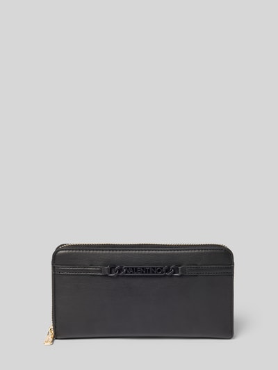 Produktfoto, Portemonnaie mit Label-Detail Modell 'EBE' von VALENTINO BAGS in Schwarz mit goldfarbenem Reißverschluss, glatte Textur