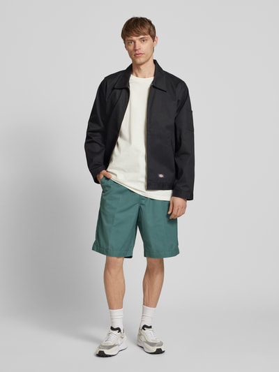 Carhartt Work In Progress Bermudy z kieszeniami z tyłu model ‘CRAFT SHORT’ Ciemnozielony 1