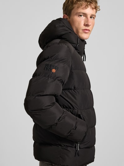 Superdry Kurtka pikowana z wyhaftowanym logo i kapturem Czarny 3