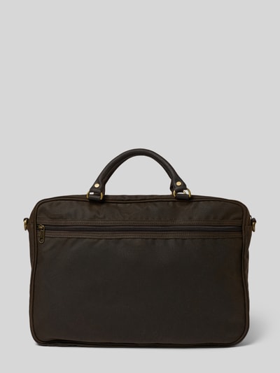 Produktfoto, Laptoptasche aus gewachster Baumwolle von Barbour in Dunkelbraun, unifarben, Reißverschluss und Schnallen, reines Baumwollmaterial, Lederdetails, Hauptfach mit Netzfach, Tragehenkel und abnehmbarem Schulterriemen, strukturierte Oberfläche.