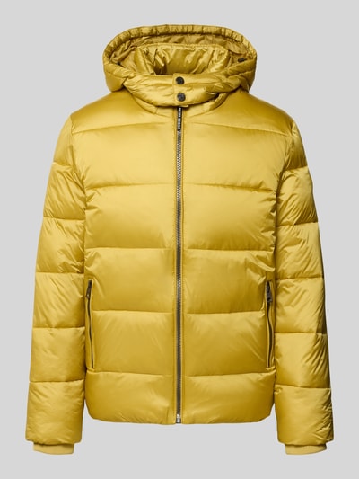 Produktfoto, Steppjacke mit Reißverschlusstaschen von GUESS in Gelb, Regular Fit, Kapuze, glatte Oberfläche, sichtbare Reißverschlüsse, Herrenmodell