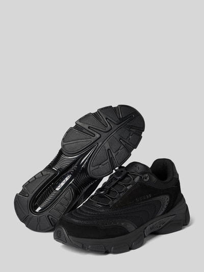 Produktfoto, Sneaker mit profilierter Sohle Modell 'IMERI' von Guess in Schwarz mit Abgerundete-Spitze, Schnürung und Label-Detail