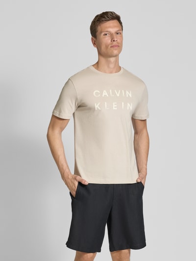 CK Calvin Klein T-Shirt mit Label-Print Beige 4