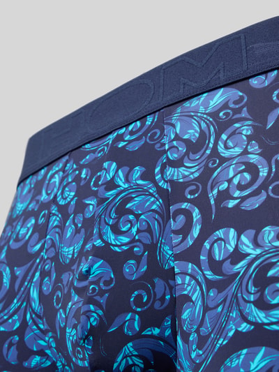 Produktfoto, Trunks mit elastischem Logo-Bund Modell 'Brian' von HOM, blaues Muster, Material-Mix mit Stretch-Anteil, körpernaher Schnitt