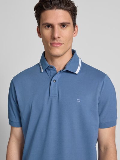 Christian Berg Men Poloshirt met korte knoopsluiting en logoprint Jeansblauw - 3