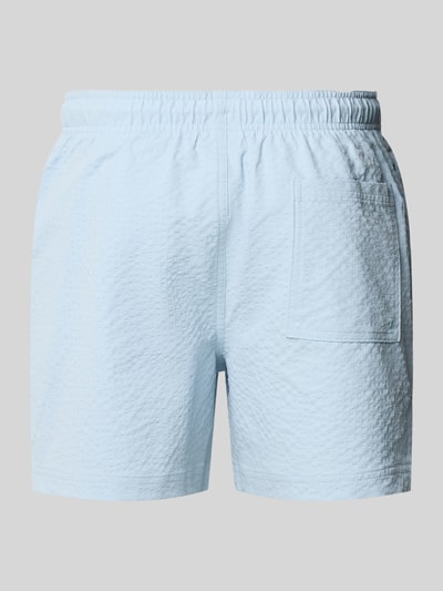 Produktfoto, hellblaue Badehose aus Seersucker mit elastischem Bund und Kordelzug, Modell 'MAUI OCEAN' von Jack & Jones, Regular-Fit.