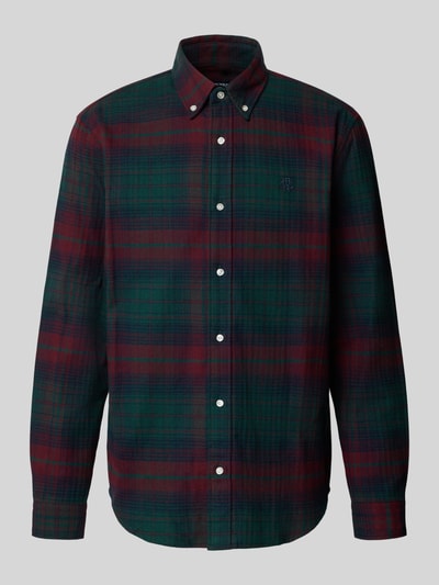 Produktfoto, Regular Fit Freizeithemd mit Button-Down-Kragen von MCNEAL, kariertes Allover-Muster in Dunkelgrün und Dunkelrot, Knopfleiste, Label-Stitching, strukturierte Baumwoll-Textur