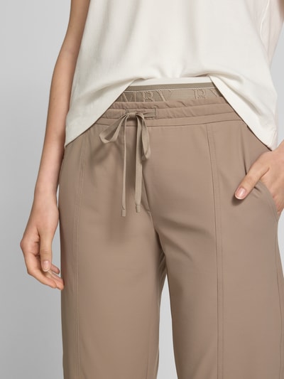 Cambio Stoffhose mit Logo-Bund und Kordelzug Modell 'EDEN' Sand 3