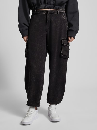 adidas Originals Cargohose mit aufgesetzten Taschen Black 4