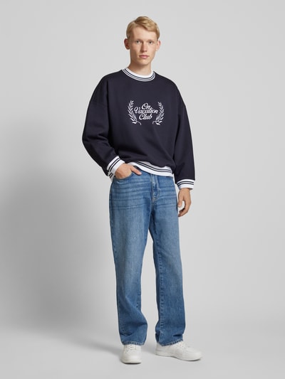 On Vacation Sweatshirt met labelprint, model 'Laurel' Marineblauw - 1