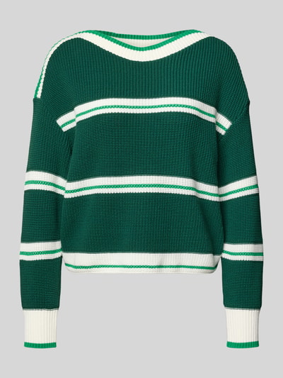 Produktfoto, Strickpullover mit U-Boot-Ausschnitt von Marc Cain, Baumwoll-Mix, grün mit weißen Streifen, strukturierte Oberfläche