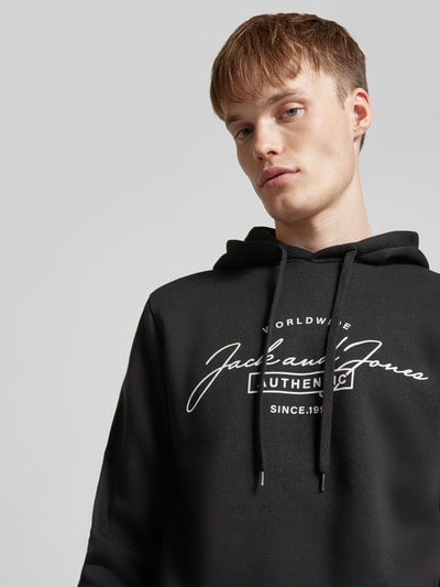 Jack & Jones Bluza z kapturem i nadrukiem z logo model ‘FERRIS’ Czarny 3