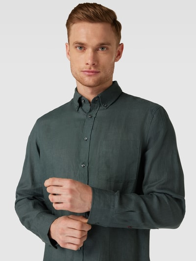 Christian Berg Men Koszula lniana o kroju regular fit z kołnierzykiem typu button down Kamienny 3