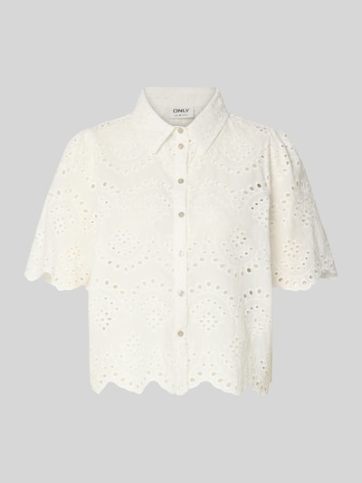 Produktfoto, Loose-Fit-Bluse mit Lochstickerei Modell 'VALAIS' von Only in Optik: Unifarben, reine Baumwolle, Hemdkragen, Kurzarm, einreihige Knopfleiste, Manschette, feine Textur in Weiß