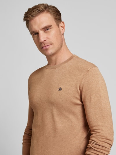 Scotch & Soda Sweter z dzianiny z wyhaftowanym logo model ‘Essentials’ Beżowy 3