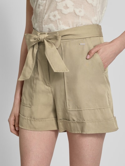 Guess Regular Fit Shorts mit Bindegürtel Modell 'NEW NINA' Schilf 3