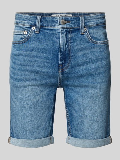 Produktfoto, Regular Fit Jeansshorts aus Baumwoll-Mix Modell 'PLY' von Only & Sons in blauem Denim mit Umschlag, 5-Pocket-Design, Label Patch