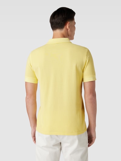 BOSS Orange Koszulka polo o kroju slim fit z detalem z logo model ‘Prime’ Żółty 5