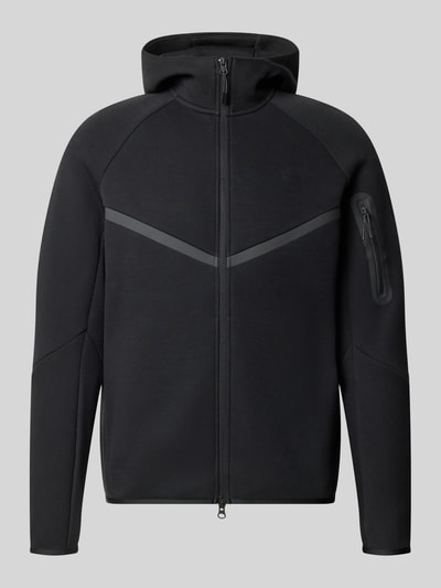 Produktfoto, schwarze Regular Fit Sweatjacke aus Baumwoll-Mix von Nike, glatte Textur, dezente graue Akzentstreifen, Herren Sweatjacke