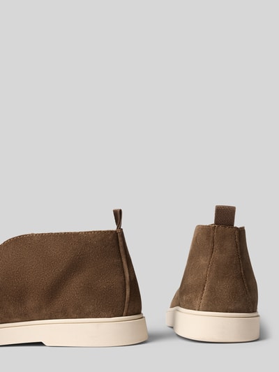 Produktfoto, Loafer aus echtem Leder Modell 'Liam' von PS Poelman, braunes Wildleder, abgerundete Passform, profilierte Sohle, neutrale Farben
