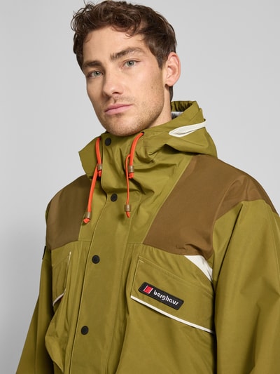 Berghaus Jacke mit Label-Badges Modell 'TRANGO' Gruen 3