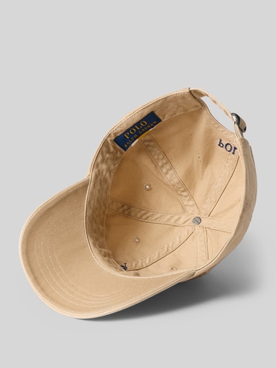 Produktfoto, Cap aus reiner Baumwolle von Polo Ralph Lauren in Beige mit sichtbaren Nähten und Metallschnalle, glatte Textur