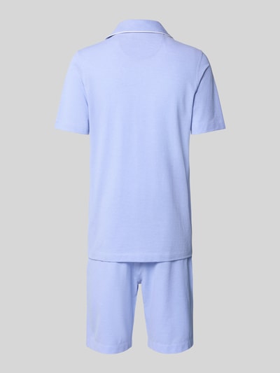 Männermodel trägt Regular Fit Pyjama aus reiner Baumwolle von Polo Ralph Lauren Underwear in Hellblau, unifarben, Ganzkörperansicht Rückansicht.