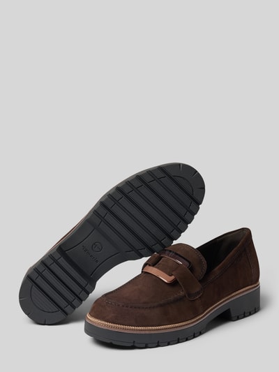 Produktfoto, dunkelbrauner Loafer aus echtem Leder von Tamaris mit matter Oberfläche und schwarzen Profilsohlen, Damen Loafer von Tamaris
