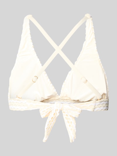 Frauenmodel trägt Bikini-Oberteil mit flexiblen Trägern von Seafolly aus Material-Mix mit Stretch-Anteil, Schnürung, Mesh-Optik, Ganzkörperansicht Rückansicht.