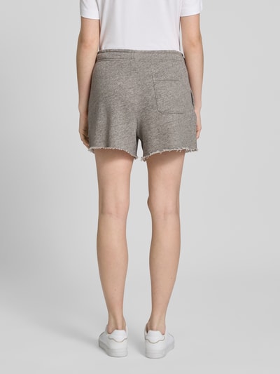 Polo Ralph Lauren Sweatshorts mit ausgefranstem Saum und Gesäßtasche Mittelgrau Melange 5