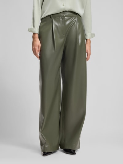 BOSS Wide Leg Hose aus Kunstleder mit Bundfalten Oliv 4