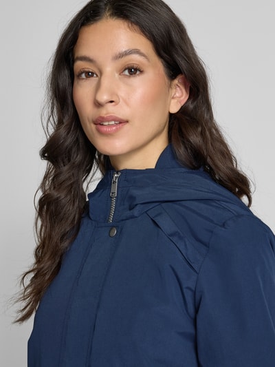 Vero Moda Parka o kroju regular fit z kapturem model ‘ZOA’ Granatowy 3