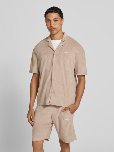 PEGADOR Relaxed Fit Freizeithemd mit Logo-Stitching Modell 'Nelas' Taupe 4