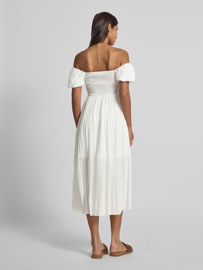 Apricot Midikleid in Crinkle-Optik Offwhite 5