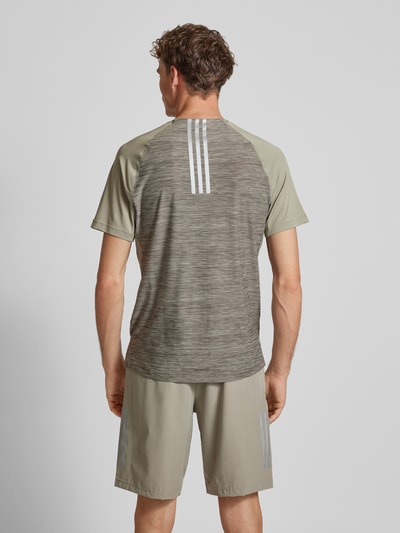 Adidas Training T-Shirt mit Logo-Print Oliv 5