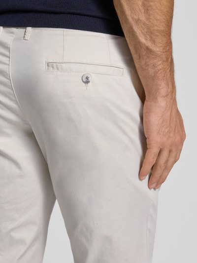 Christian Berg Men Regular Fit Chino mit Eingrifftaschen Ecru 3