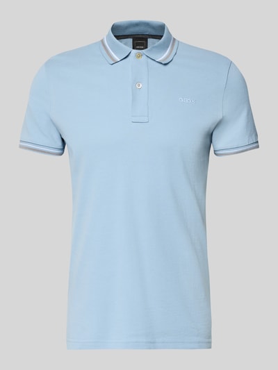 Produktfoto, Slim Fit Poloshirt mit Kontraststreifen von Geox aus mieszanka bawełny, krój slim fit, kołnierzyk polo, listwa guzikowa, paski w kontrastowym kolorze, długość tyłu w rozmiarze M: 69 cm