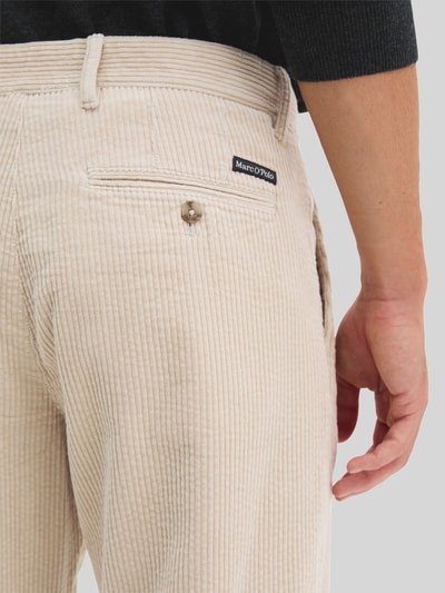 Marc O'Polo Tapered Fit Cordhose aus Baumwolle mit Bundfalten Beige 3