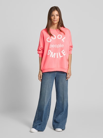 miss goodlife Bluza o kroju relaxed fit z nadrukiem z napisem Neonowy różowy 1