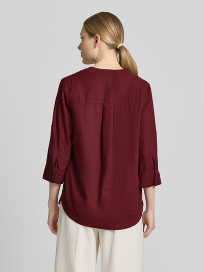Vrouwenmodel draagt Relaxed Fit Tunika aus Leinen-Viskose-Mix van s.Oliver RED LABEL, look: effen, 3/4-mouwen, achterpas met plooi, mix van linnen en viscose. Ganzkörperansicht Rückansicht.